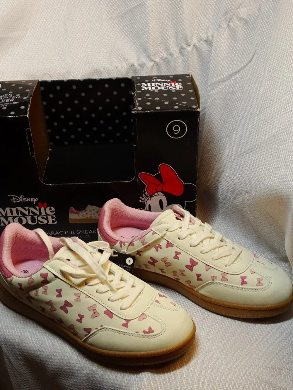 Disney Minnie Mouse Ladies Character Sneakers Size 9